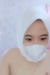 Ukhty Live Nakal Pamerin Tetek Mengkel