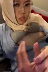 Crot Dikerudung Binor Pegawai Kantor