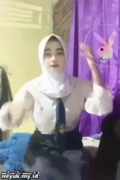 Laura Hijab SMP Ketagian Colmek
