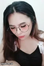 Janda Muda Disodok Keluar Lendir Putih