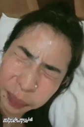 Buang Di Wajah Pelacur Panggilan