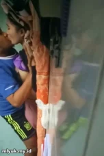 Cewek Lugu Dibooking Om Tetangga Kosan