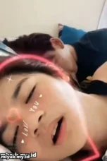 Cewek SMA Keenakan ML Gaya Nungging