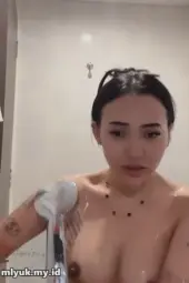 Menamani Mandi Cewek Kampus Universitas Terbuka