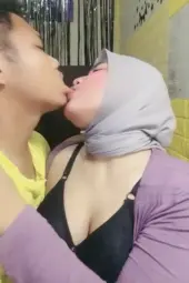 Crot Di Muka HIjaber Janda Kembang