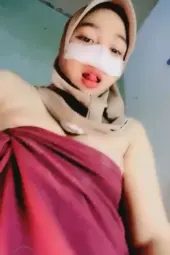 Timun Lebih Enak Dari Batang Kecil Suami Nikky