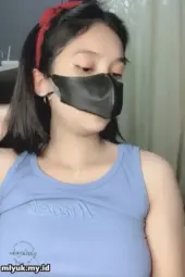 Mama Cantik Muncrat Saat Suami Kerja Becca