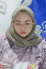 Ibu muda Berhijab Pengen Enak-enak