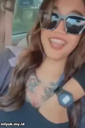 Cewek Simpanan Blowjob Anggota DPRD Di Mobil