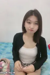 Nona Pinky Cantik Muka Polos Bisa Squirt