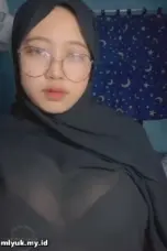 Kenangan Momen Romantis Dengan Mantan Berhijab