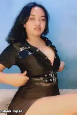 Adegan Panas Dengan Kostum Police Women