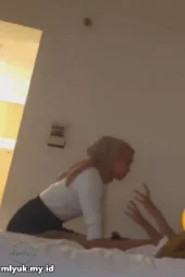 Selebgram Berhijab Jadi Selingkuhan Suami Teman