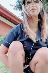 Perempuan Eksibisionis Masturbasi Di Tempat Wisata