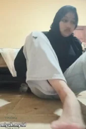 Hijab Montok Birahi Pakai Seks Toy