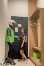 Bapak Ojol Sagapung Sewa Cewek ABG Celva