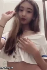 Dedek Mungil Colok Meki Saat Mandi