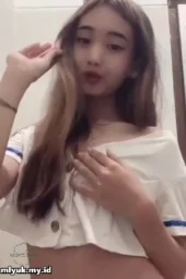 Dedek Mungil Colok Meki Saat Mandi