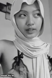 Akhwat Imut Masturbasi Saat Rumah Sepi