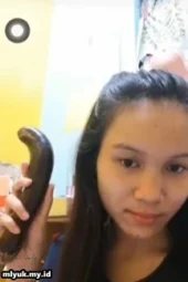 Binor Kesepian Dipuaskan Terong Bengkok