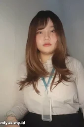 Karyawati Kantor Masturbasi Saat Jam Lembur