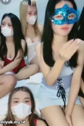 Lima Cewek Goddess Angel Digilir Bergantian