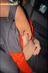 Jilbab Polos Blowjob Om Di Mobil