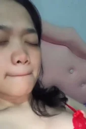 Mama Muda Masturbasi Gara-gara Ditinggal Suami