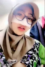 Hijab Live Challenge Minum Air Squirting