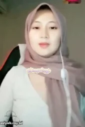 Host Chamet Berhijab Tsamara Buka-bukaan