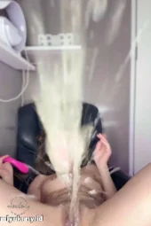 Orgasme Tiga Kali Sampe Muncrat FLora