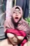 Ibu-ibu Hijab Masturbasi Di Halaman Rumah