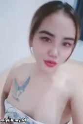 Kak Key Punya Tato Di Atas Payudara
